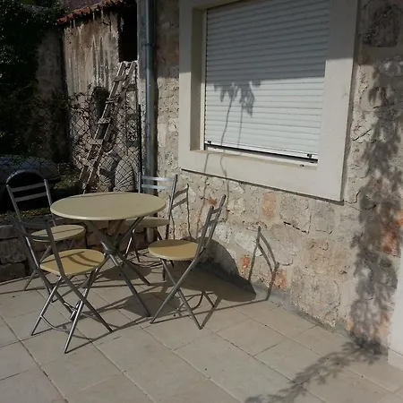 New Trlaja Apartament