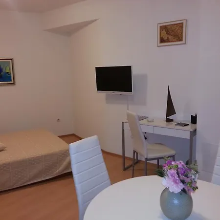 New Trlaja Apartament Szybenik